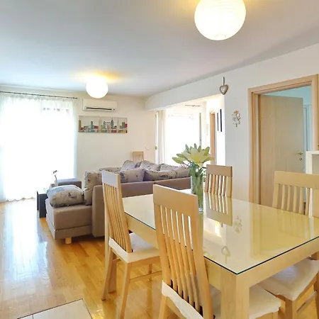 Bluebell Mit Privatem Parkplatz By Interhome Apartamento Zadar