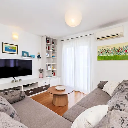 Bluebell Mit Privatem Parkplatz By Interhome * Zadar