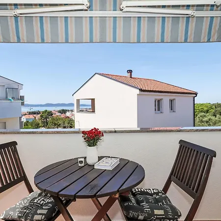 Bluebell Mit Privatem Parkplatz By Interhome Apartamento Zadar
